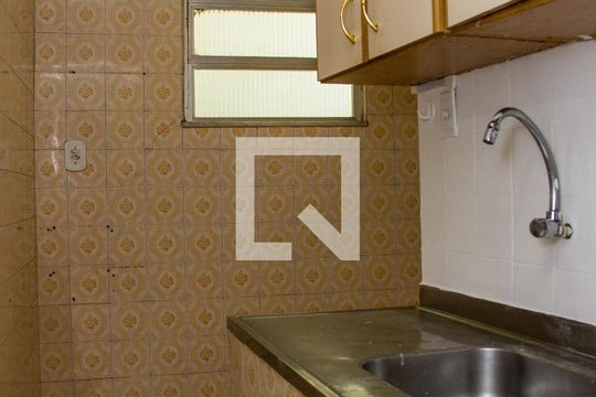 Cozinha de casa de condomínio para alugar com 2 quartos, 70m² em Engenho de Dentro, Rio de Janeiro