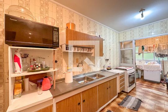 Cozinha de apartamento para alugar com 3 quartos, 140m² em Jardim Astúrias, Guarujá