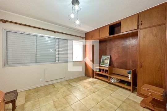 Suíte de apartamento para alugar com 3 quartos, 140m² em Jardim Astúrias, Guarujá