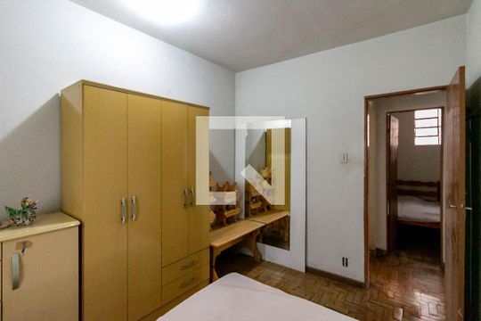 Quarto 2 de casa à venda com 3 quartos, 250m² em Caiçaras, Belo Horizonte