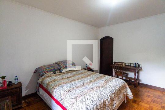 Suite de casa para alugar com 5 quartos, 340m² em Jardim Prudência, São Paulo