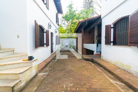 Quintal de casa para alugar com 5 quartos, 340m² em Jardim Prudência, São Paulo