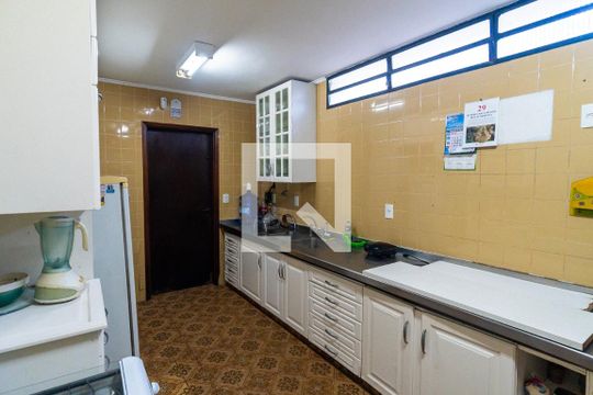 Cozinha de casa para alugar com 5 quartos, 340m² em Jardim Prudência, São Paulo