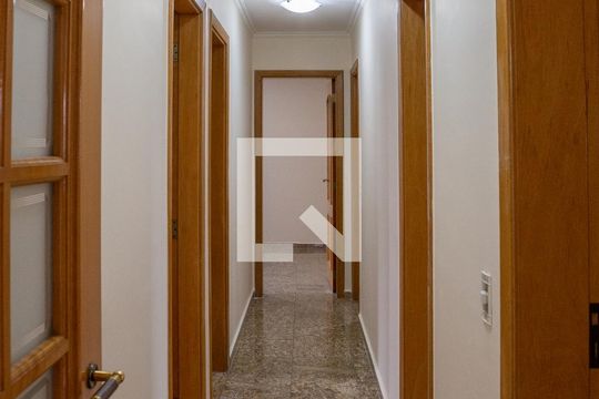 Corredor de apartamento à venda com 4 quartos, 180m² em Pompeia, São Paulo