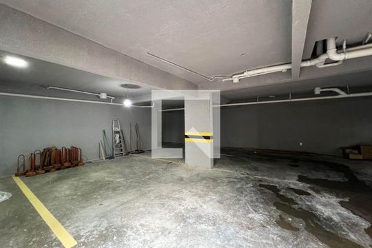 Garagem de apartamento à venda com 2 quartos, 15721m² em Menino Deus, Porto Alegre