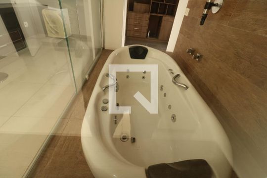 Banheiro da Suíte - Banheira de apartamento à venda com 1 quarto, 48m² em Centro, Santo André