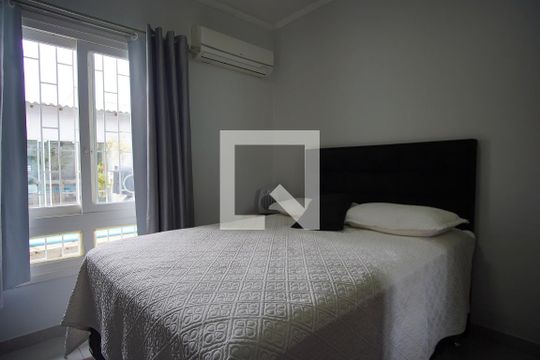Quarto 2 de casa para alugar com 3 quartos, 215m² em Jardim Planalto, Porto Alegre