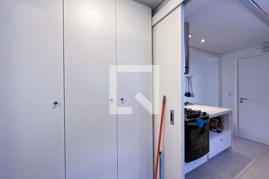 Área de Serviço de apartamento para alugar com 2 quartos, 70m² em Indianópolis, São Paulo
