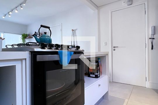 Cozinha de apartamento para alugar com 2 quartos, 70m² em Indianópolis, São Paulo
