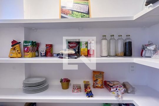 Despensa de apartamento para alugar com 2 quartos, 70m² em Indianópolis, São Paulo