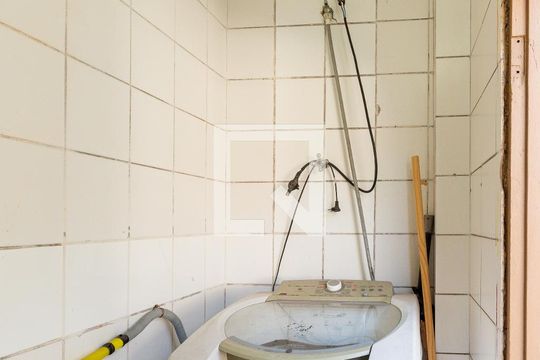 Lavanderia - térreo de casa de condomínio para alugar com 6 quartos, 300m² em Vila Mariana, São Paulo