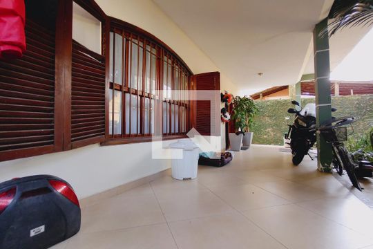 Varanda  de casa à venda com 5 quartos, 1235m² em Freguesia de Jacarepaguá, Rio de Janeiro