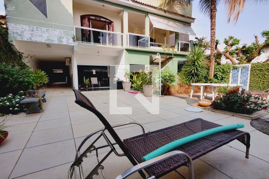 Quintal de casa à venda com 5 quartos, 1235m² em Freguesia de Jacarepaguá, Rio de Janeiro