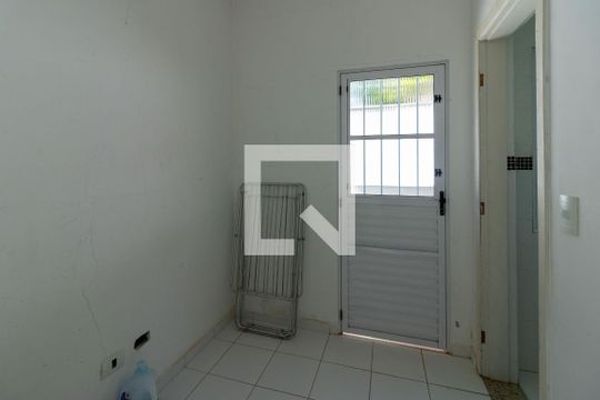 Quarto de Serviço de casa para alugar com 3 quartos, 342m² em Jardim Indaiá, Embu das Artes