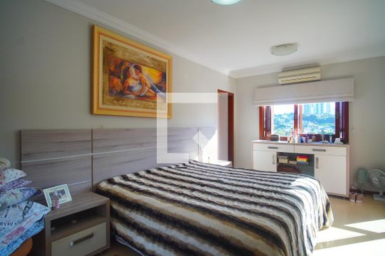 Suíte de casa à venda com 3 quartos, 360m² em Jardim Mauá, Novo Hamburgo