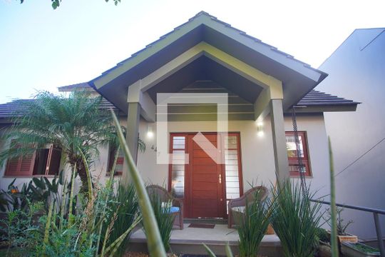 Fachada de casa à venda com 3 quartos, 360m² em Jardim Mauá, Novo Hamburgo
