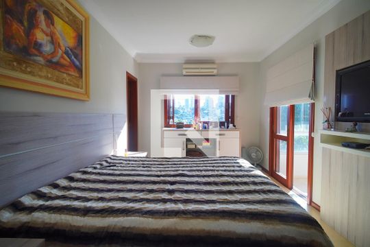 Suíte de casa à venda com 3 quartos, 360m² em Jardim Mauá, Novo Hamburgo
