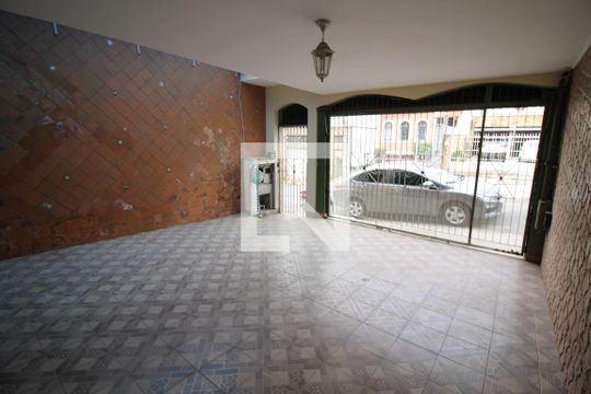 Garagem de casa à venda com 3 quartos, 200m² em Vila Santo Estevão, São Paulo