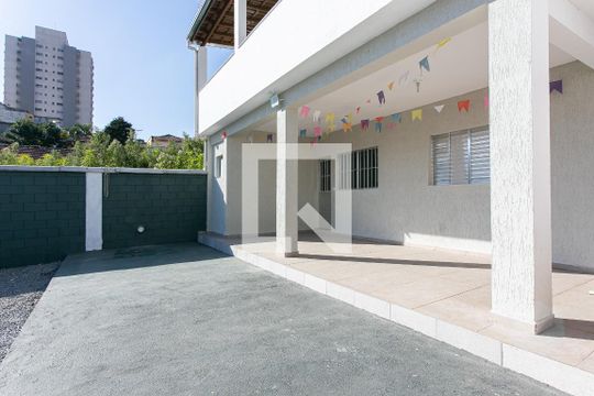Área Externa de casa para alugar com 2 quartos, 90m² em Vila Esperança, São Paulo