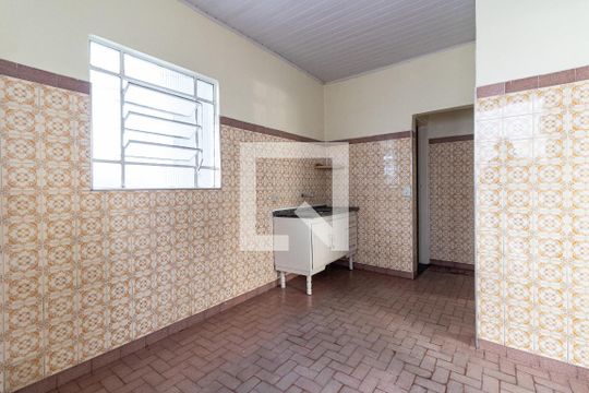 Cozinha de casa para alugar com 1 quarto, 27m² em Vila Moraes, São Paulo