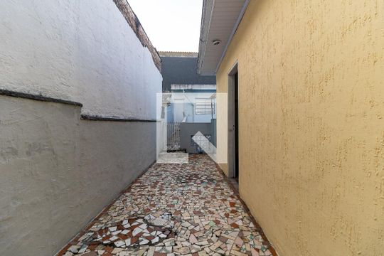 Corredor de Passagem  de casa para alugar com 1 quarto, 27m² em Vila Moraes, São Paulo
