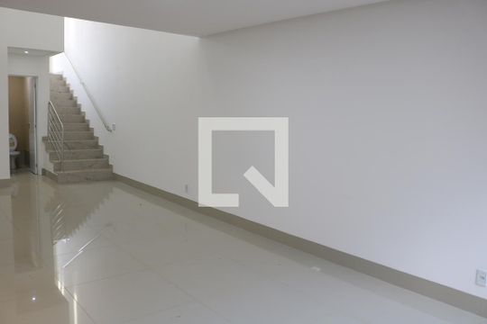 Sala de Jantar de casa de condomínio para alugar com 4 quartos, 192m² em Jardim Mariliza, Goiânia