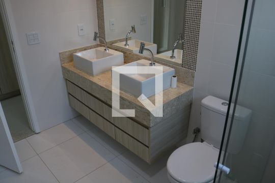 Banheiro da Suíte 1 de casa de condomínio para alugar com 4 quartos, 192m² em Jardim Mariliza, Goiânia