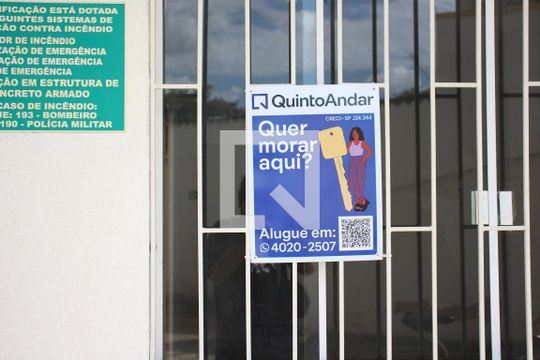Placa de apartamento para alugar com 3 quartos, 64m² em Jardim Patrícia, Uberlândia