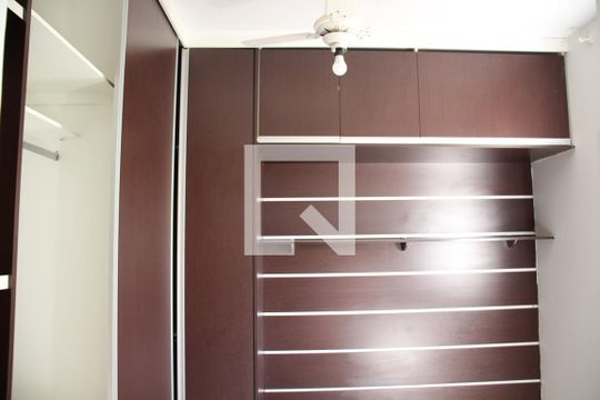 Suíte de apartamento para alugar com 3 quartos, 64m² em Jardim Patrícia, Uberlândia