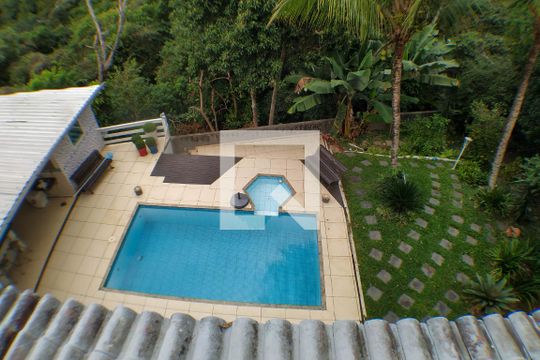 Vista da Suíte 2 de casa à venda com 4 quartos, 277m² em Vila Progresso, Niterói