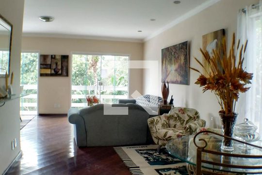 Sala 2 de casa à venda com 4 quartos, 277m² em Vila Progresso, Niterói