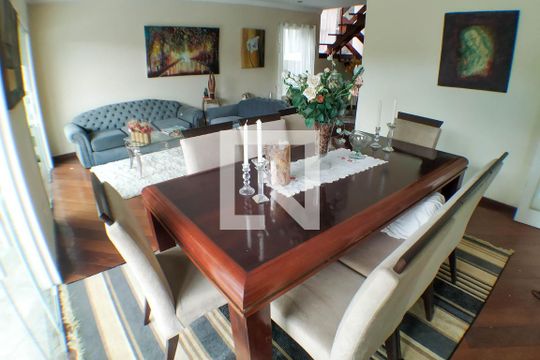 Sala 2 de casa à venda com 4 quartos, 277m² em Vila Progresso, Niterói