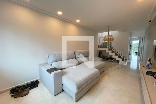 Sala de casa para alugar com 3 quartos, 170m² em Jardim Ester, São Paulo