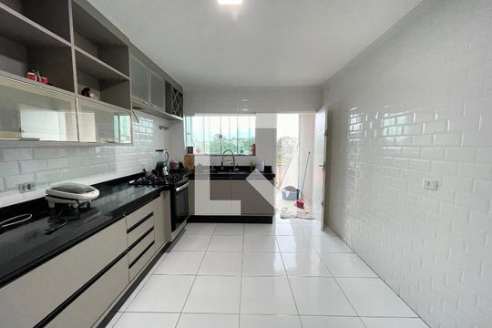 Cozinha de casa para alugar com 3 quartos, 170m² em Jardim Ester, São Paulo