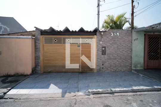 Fachada  de casa à venda com 2 quartos, 220m² em Burgo Paulista, São Paulo
