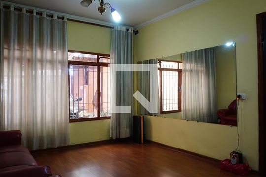 Casa à venda com 3 quartos, 127m² em Jardim Ester Yolanda, São Paulo