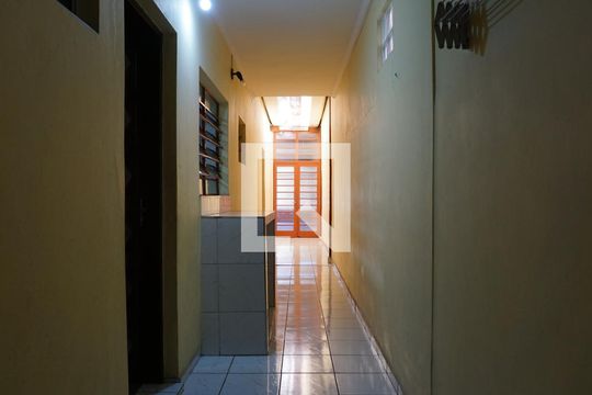 Corredor de casa à venda com 3 quartos, 127m² em Jardim Ester Yolanda, São Paulo