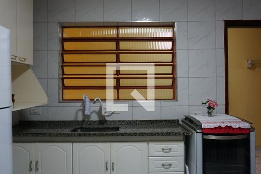 Cozinha de casa à venda com 3 quartos, 127m² em Jardim Ester Yolanda, São Paulo