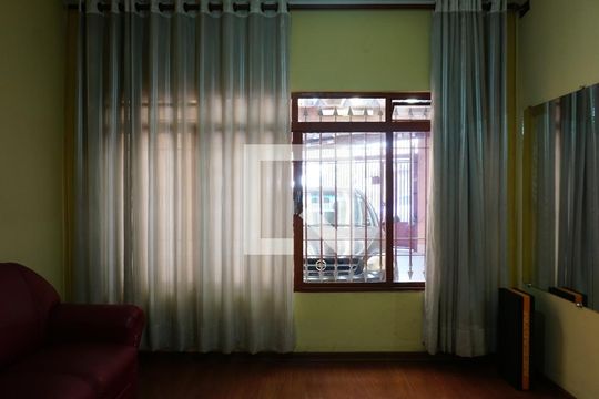 Sala de casa à venda com 3 quartos, 127m² em Jardim Ester Yolanda, São Paulo