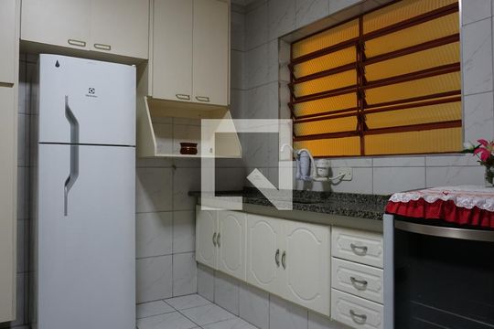 Cozinha de casa à venda com 3 quartos, 127m² em Jardim Ester Yolanda, São Paulo