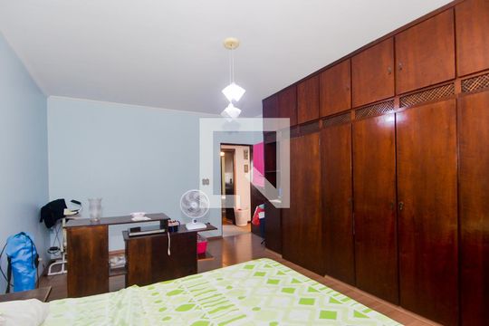 Suíte de casa para alugar com 3 quartos, 400m² em Jardim Barbosa, Guarulhos