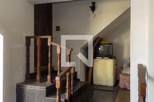 Entrada Social  de casa para alugar com 3 quartos, 400m² em Jardim Barbosa, Guarulhos