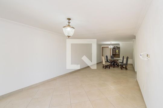 Sala de casa à venda com 3 quartos, 200m² em Penha, Rio de Janeiro