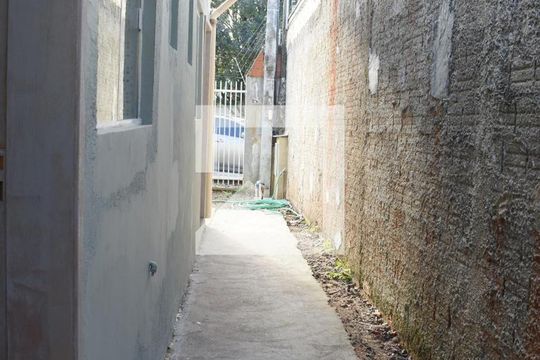 Corredor de casa para alugar com 1 quarto, 16m² em Parolin, Curitiba