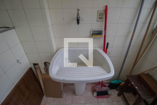 Área de Serviço de apartamento para alugar com 2 quartos, 52m² em Tanque, Rio de Janeiro