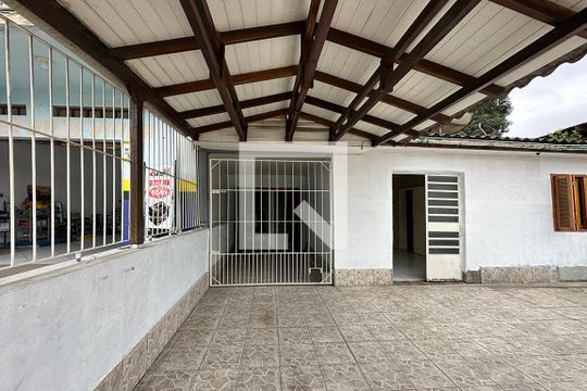 Garagem de casa à venda com 3 quartos, 120m² em Feitoria, São Leopoldo
