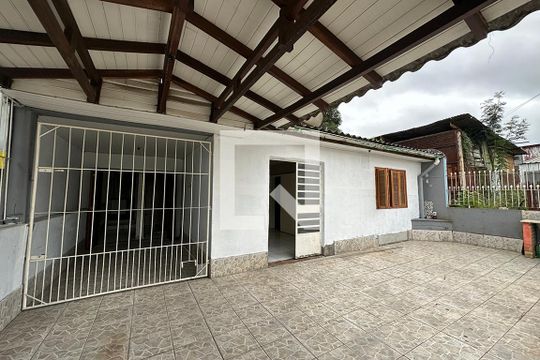 Área Externa de casa à venda com 3 quartos, 120m² em Feitoria, São Leopoldo