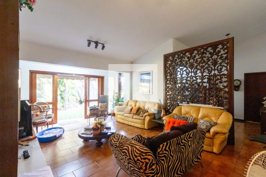 Casa de Condomínio para alugar com 3 quartos, 145m² em Condomínio Estância Marambaia, Vinhedo