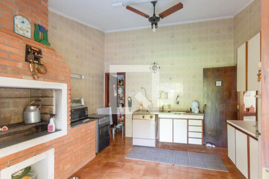 Cozinha de casa de condomínio para alugar com 3 quartos, 145m² em Condomínio Estância Marambaia, Vinhedo