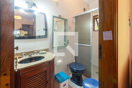 Banheiro da Suíte de casa de condomínio para alugar com 3 quartos, 145m² em Condomínio Estância Marambaia, Vinhedo